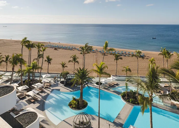 Ξενοδοχείο Fariones 4*